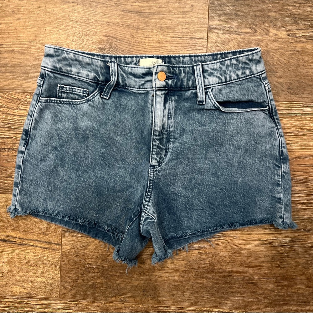 Universal Thread Vintage Midi Shorts Women's Size 6